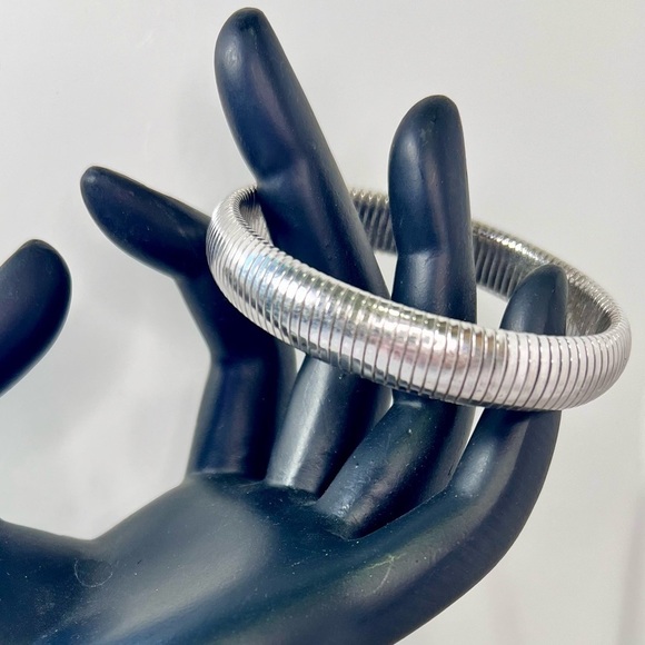 Vintage Monet Silver Tone Stretch Chain Snake Bracelet - Picture 2 of 7